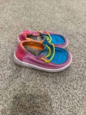 Hey Dude Kids Wendy Slub Canvas Color Block Slip On Tennis Shoes size 7